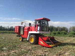 豫東農(nóng)牧青儲機(jī)新疆現(xiàn)場為客戶試機(jī)